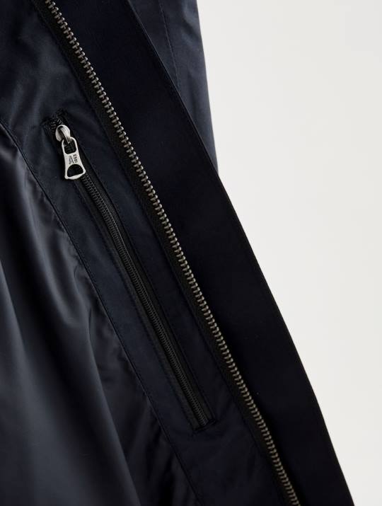 Aigle 86DD168 ropa negro hombres parka larga con capucha de gore-tex