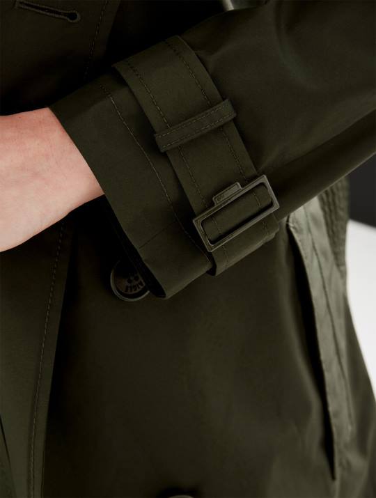 Aigle 86DD457 ropa abogado mujer gabardina corta de gore-tex con capucha desmontable