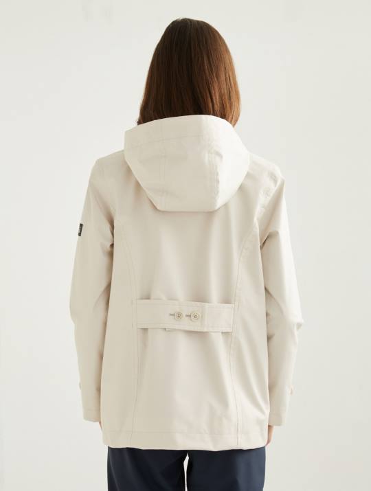 Aigle 86DD472 ropa sable yo mujer gabardina corta de inspiración gore-tex